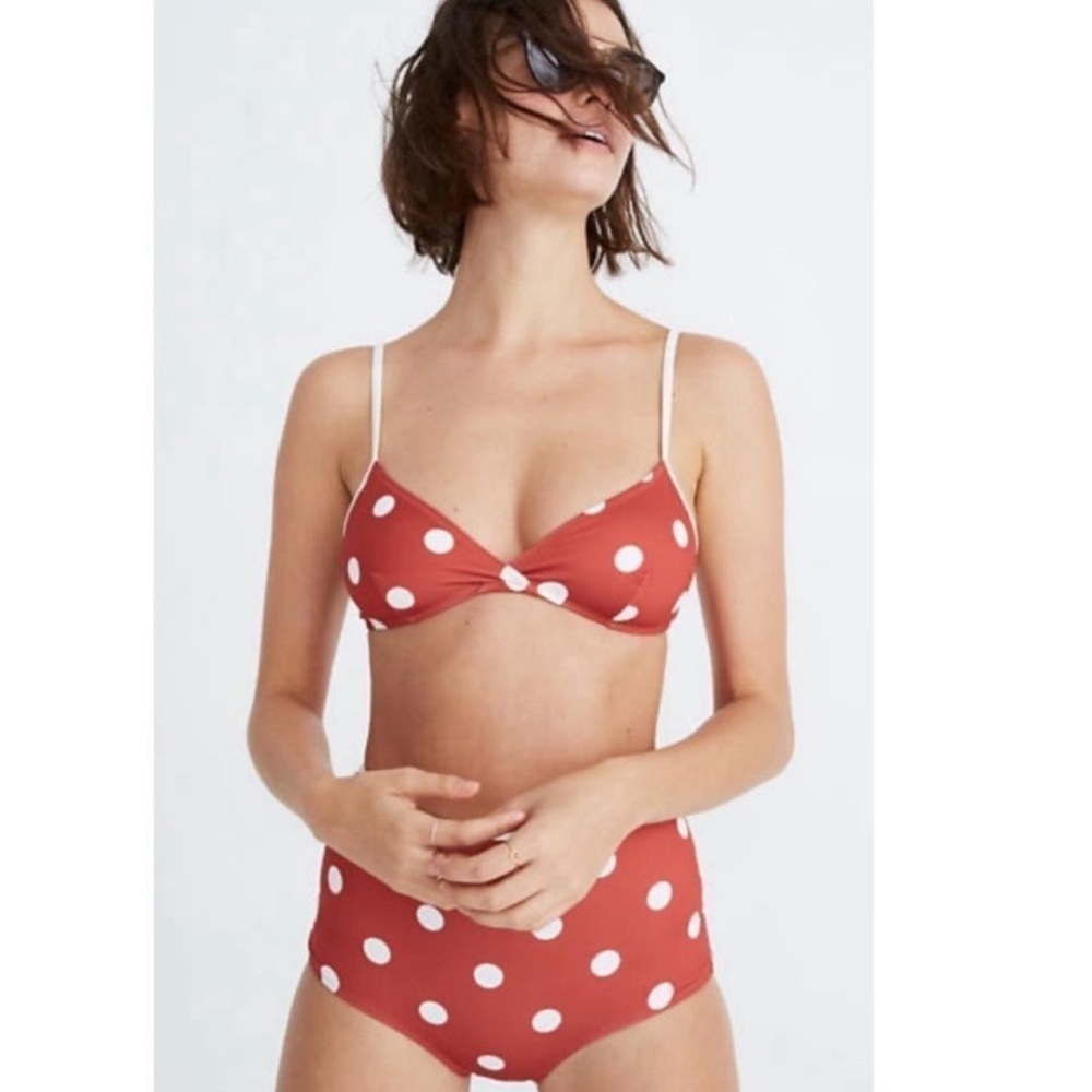 (TOP) Solid & Striped Bridgett Bikini Top- Medium.